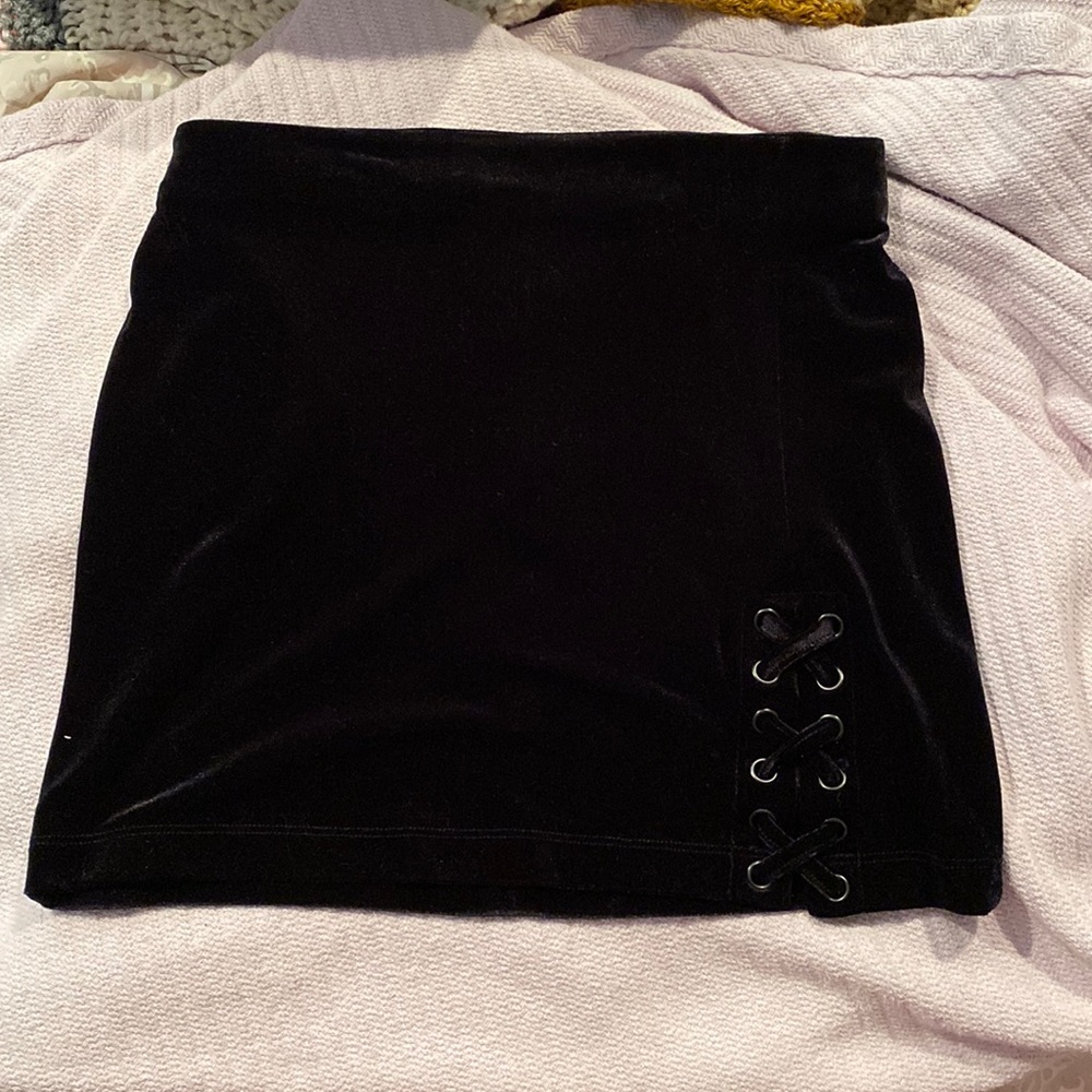 Forever 21 Women’s Small Black Velvet Mini Skirt